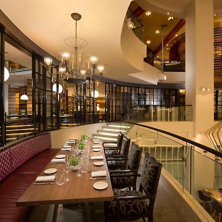 Отель Hilton Куала-Лумпур Экстерьер фото