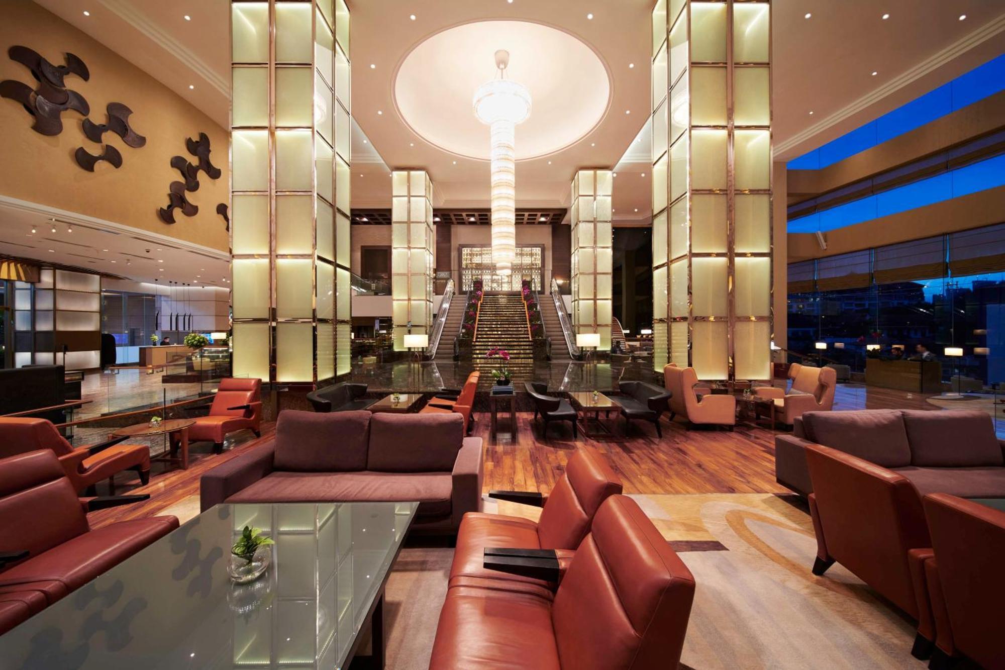 Отель Hilton Куала-Лумпур Экстерьер фото