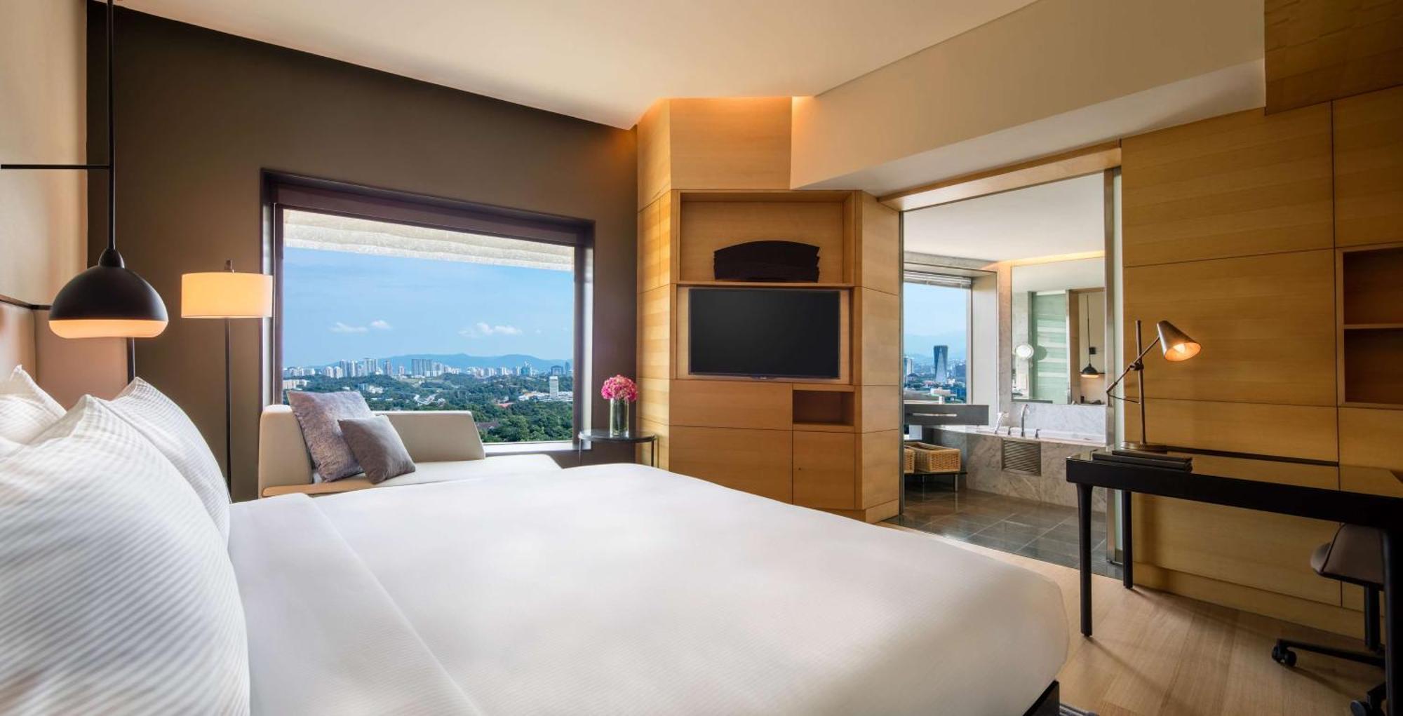 Отель Hilton Куала-Лумпур Экстерьер фото