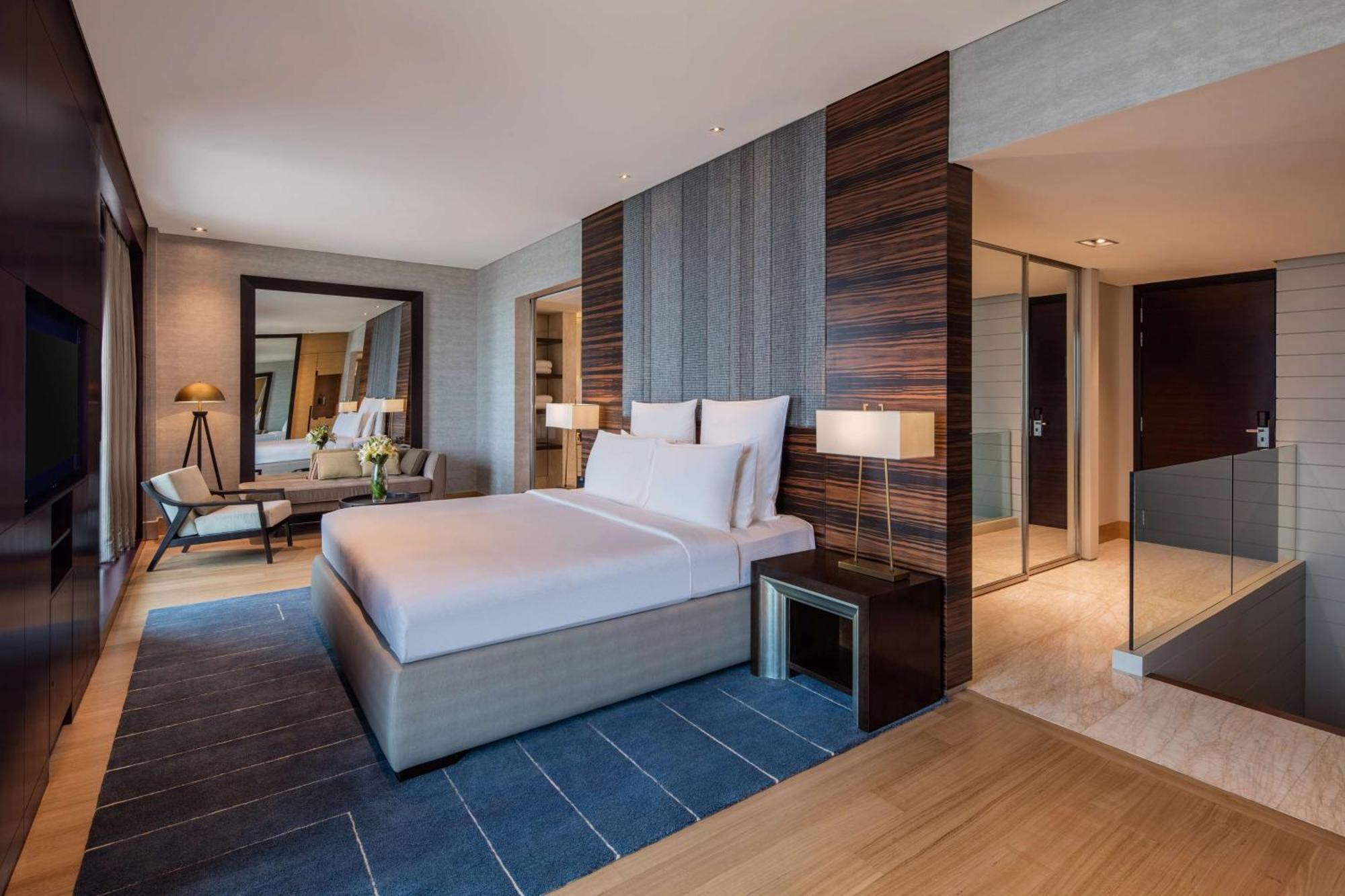 Отель Hilton Куала-Лумпур Экстерьер фото