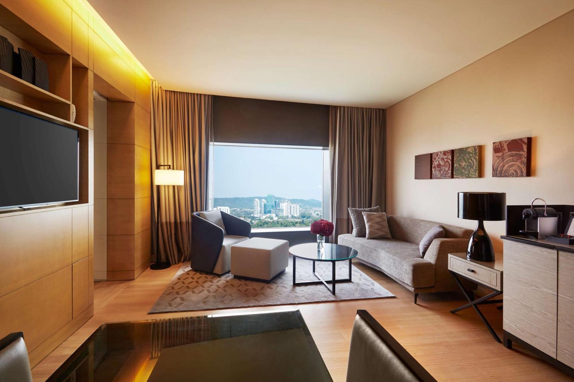 Отель Hilton Куала-Лумпур Экстерьер фото