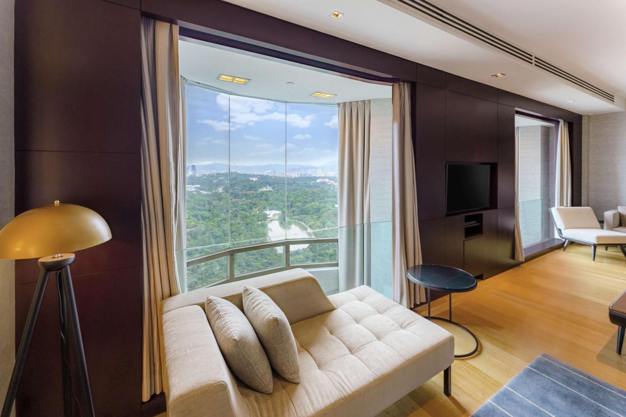 Отель Hilton Куала-Лумпур Экстерьер фото