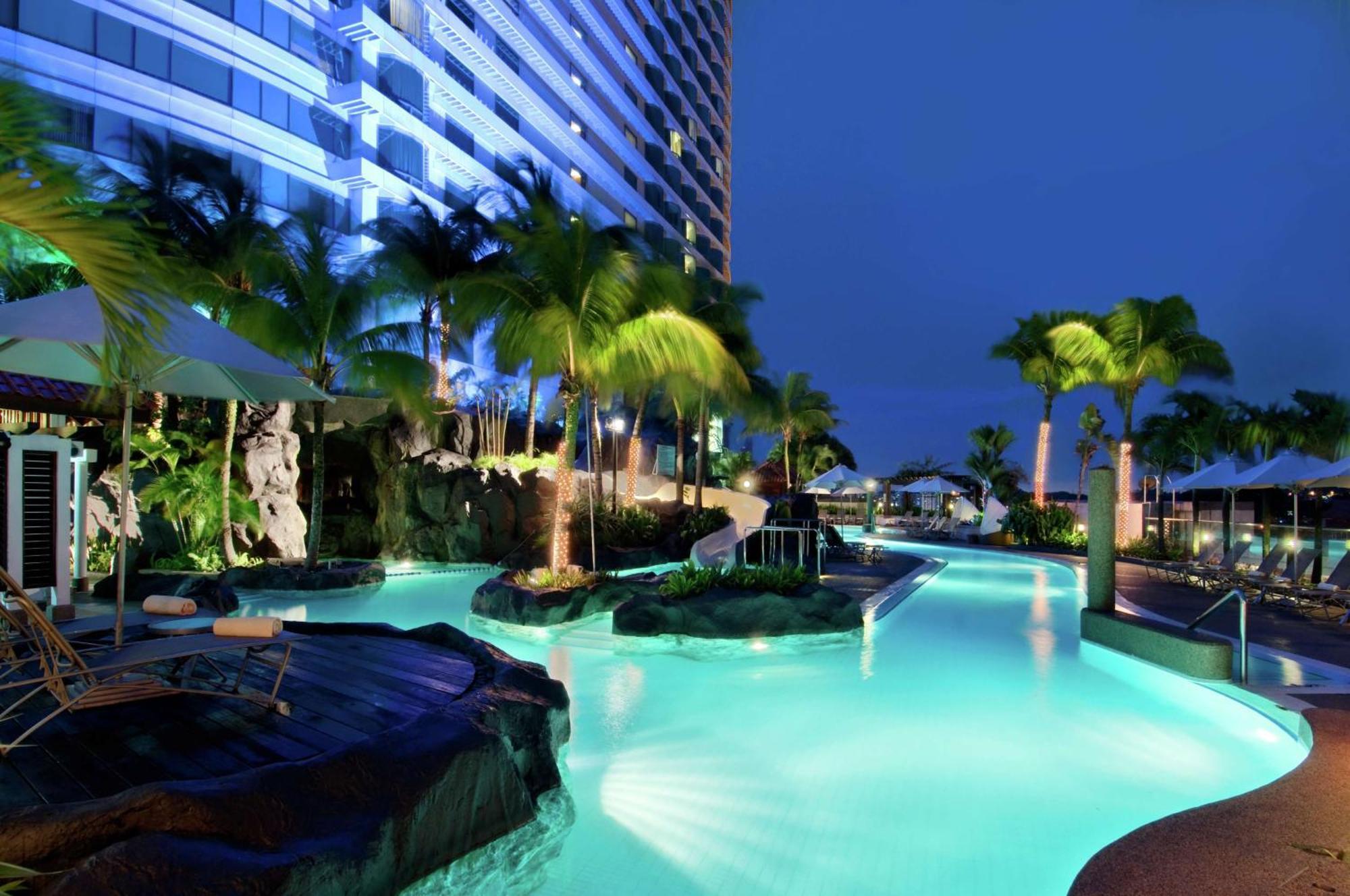 Отель Hilton Куала-Лумпур Экстерьер фото