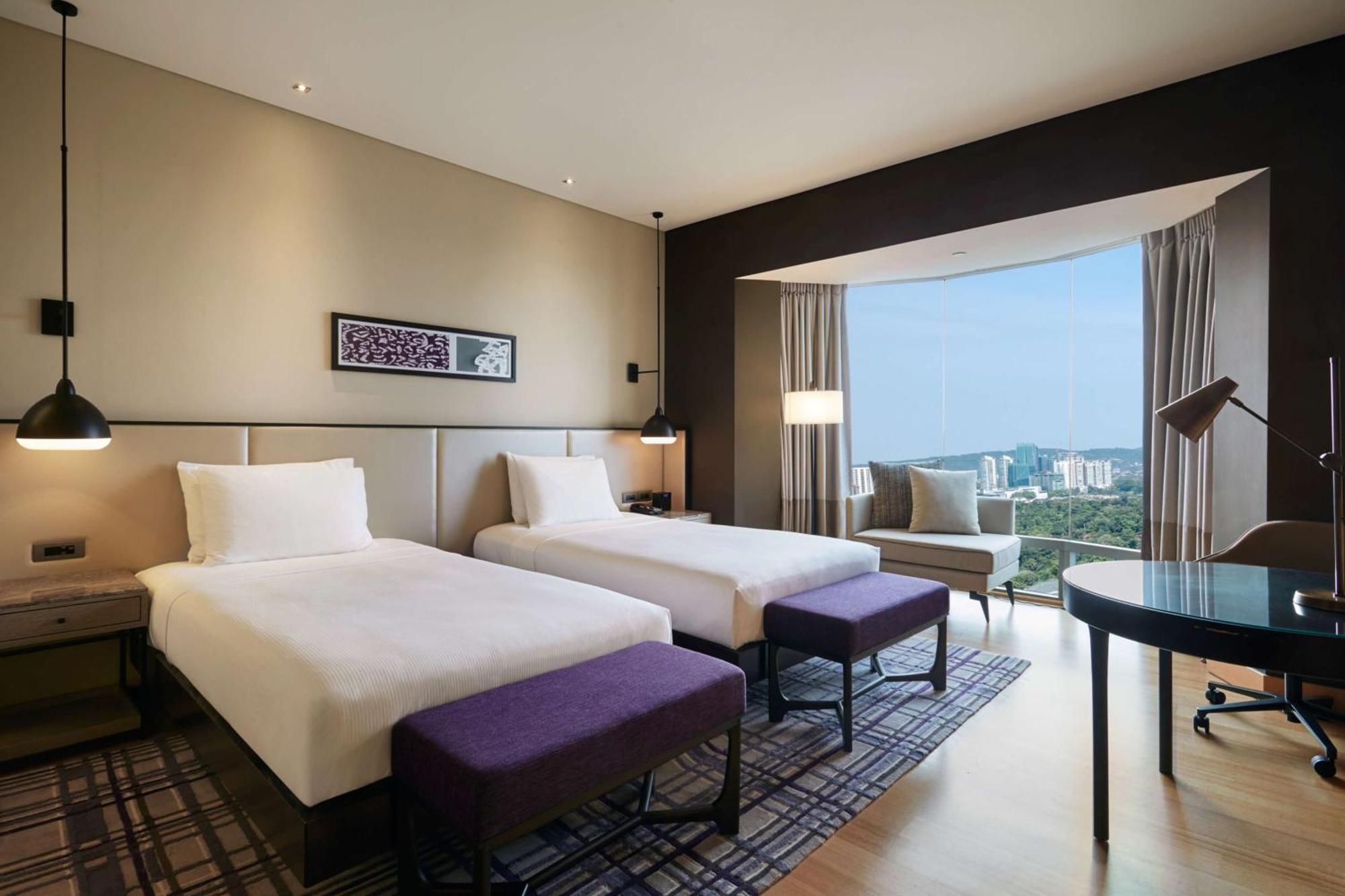 Отель Hilton Куала-Лумпур Экстерьер фото