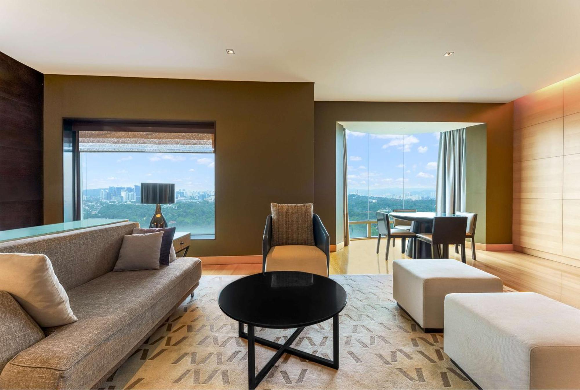 Отель Hilton Куала-Лумпур Экстерьер фото