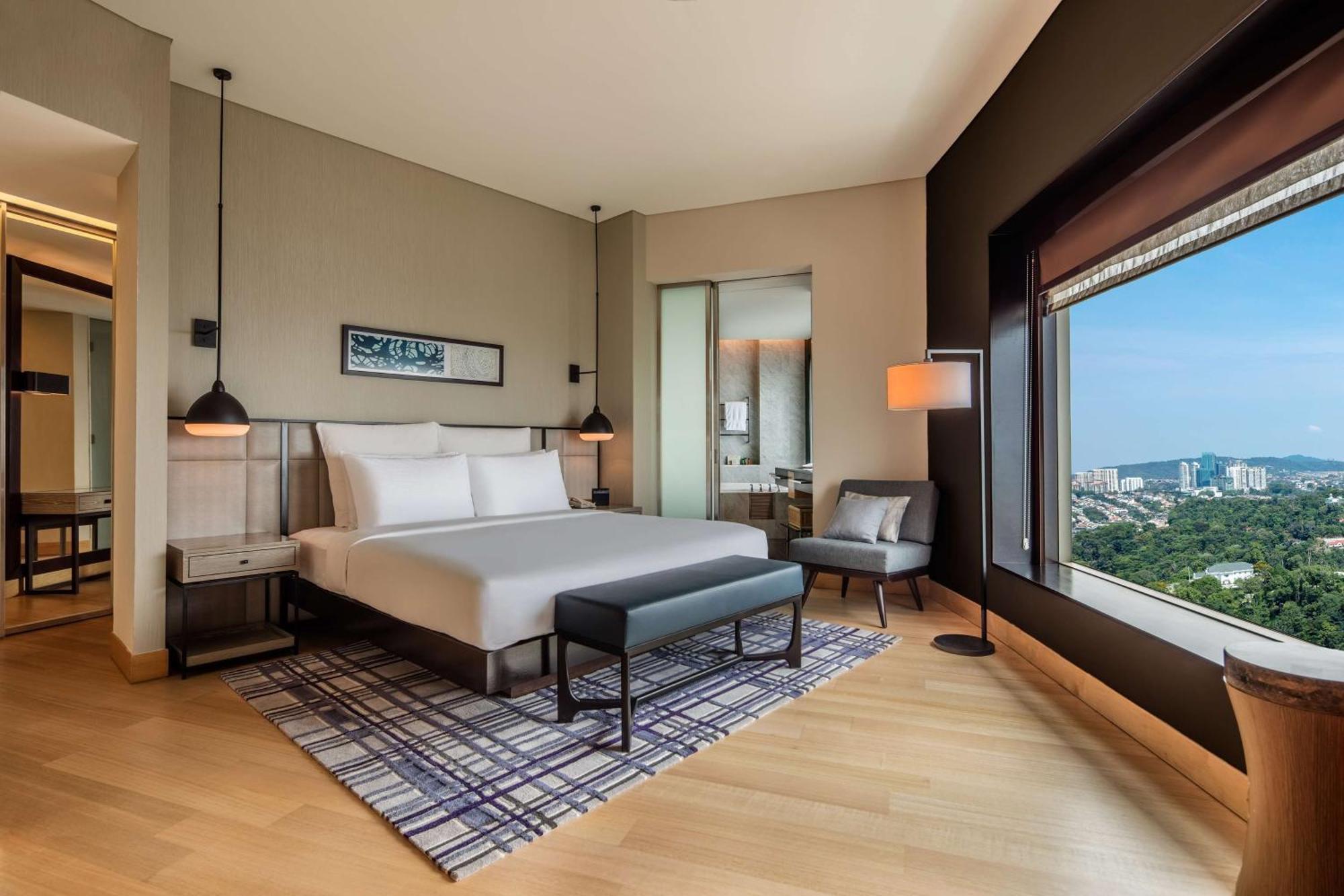 Отель Hilton Куала-Лумпур Экстерьер фото